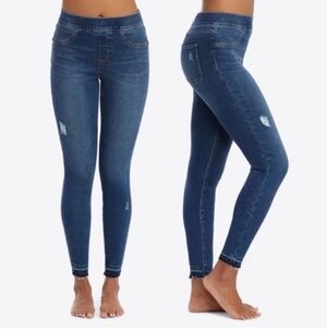 NWOT Spanx Distressed Raw Hem Pull-on Skinny Jeans